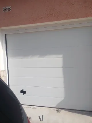 Puertas Seccionales Automática Blanca