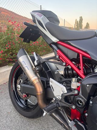 Kawasaki Z900 A2 Blanca y Roja