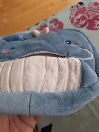 Porta pañuelos ballena azul y blanco