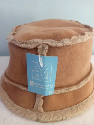 Sombrero de mujer piel sintética invierno 