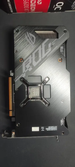 Tarjeta Gráfica AMD Radeon RX 6600 XT ROG Strix