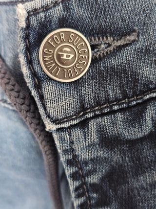 Vaqueros DIESEL RELAXED 2080 D-REEL. 32x32.