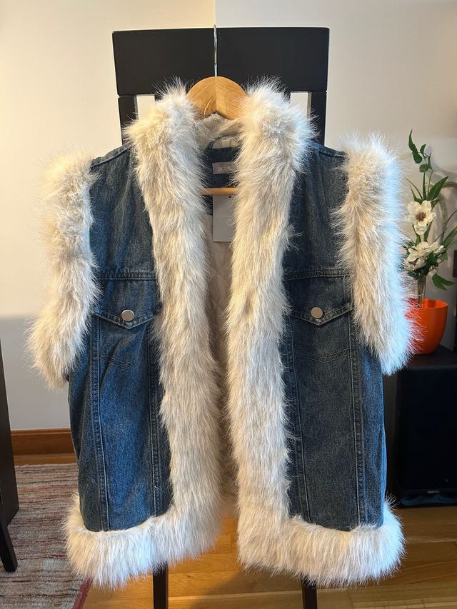 Gilet in denim con pelliccia sintetica