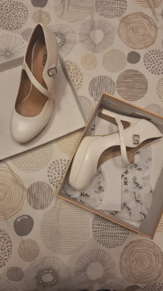 Zapatos salon blancos tacón como nuevos