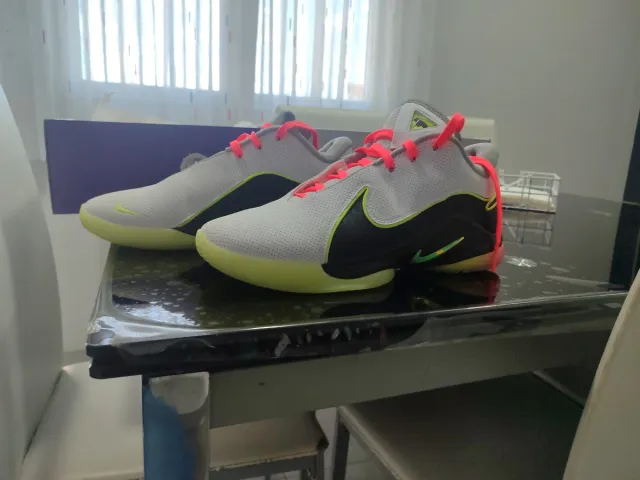 Zapatillas Baloncesto LeBron XXII, Talla 45