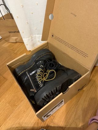 Botas Dr. Martens Negras Plataforma