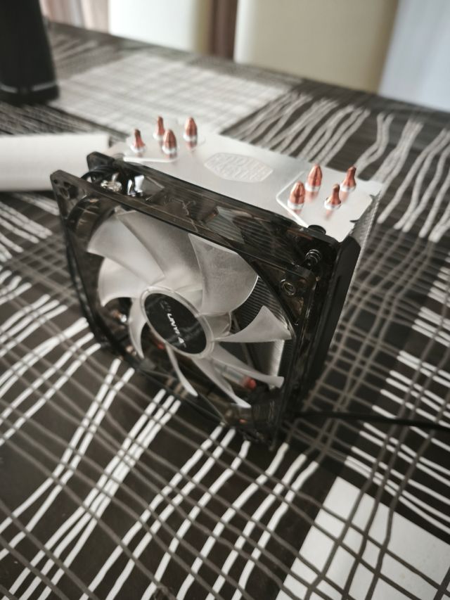 PC Gaming, RX 5700 XT, WiFi, Bluetooth.