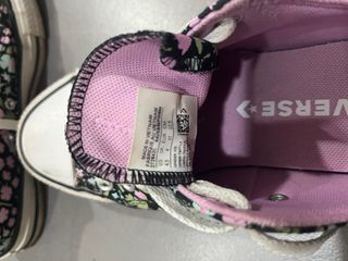 Converse flores negras talla 38