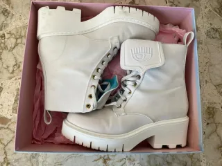 Stivaletti Chiara Ferragni bianchi