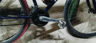 Bicicleta de Montaña Azul buen  mantenimiento.