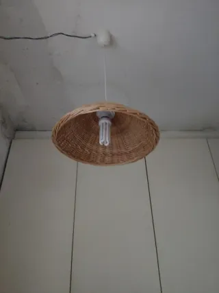 Lámpara de techo de mimbre