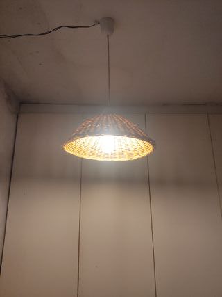 Lámpara de techo de mimbre