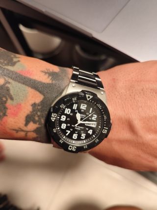 Reloj Casio Hombre Negro y Plateado