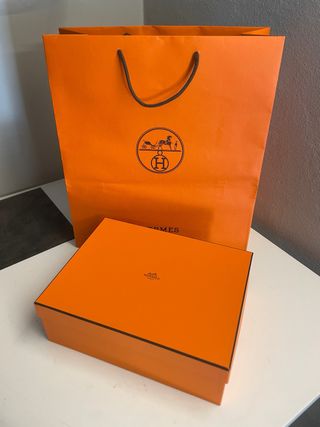 Scatola e sacchetto Hermès arancioni