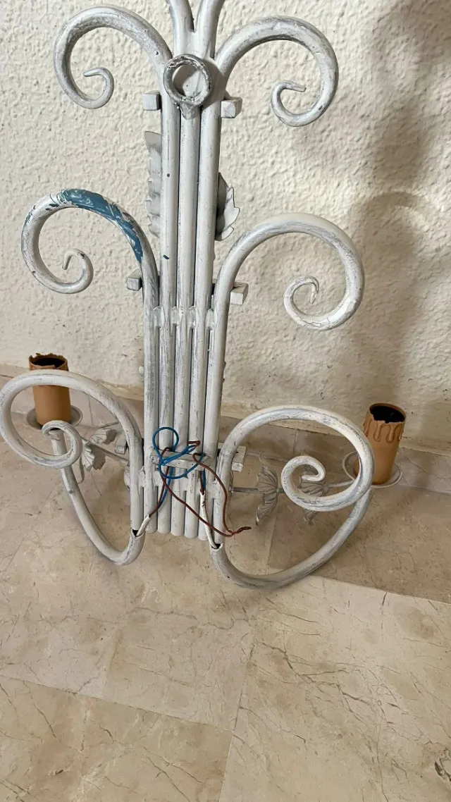 Lámpara de forja para pared