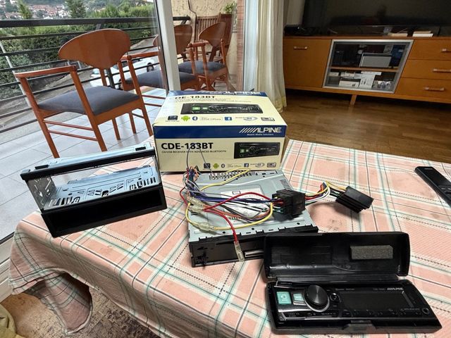 Radio CD MP3 Alpine CDE-183BT Bluetooth