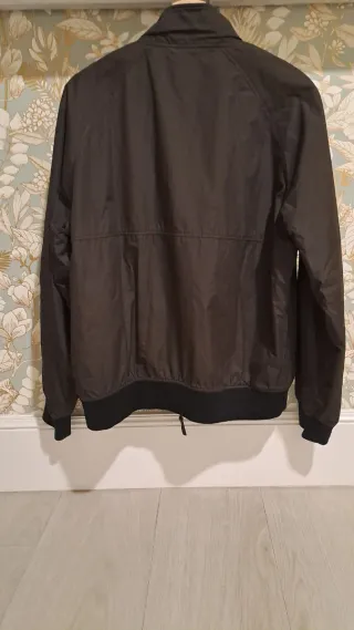 Cazadora bomber negra y marrón de chico ,forro des