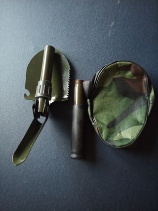 Pala de camping multiusos con funda