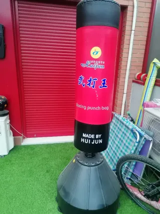 Saco boxeo HUI JUN altura con base 1,72 diám 32 cm