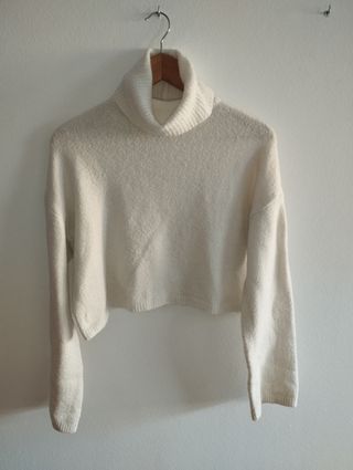 Jersey Bershka cuello alto blanco 