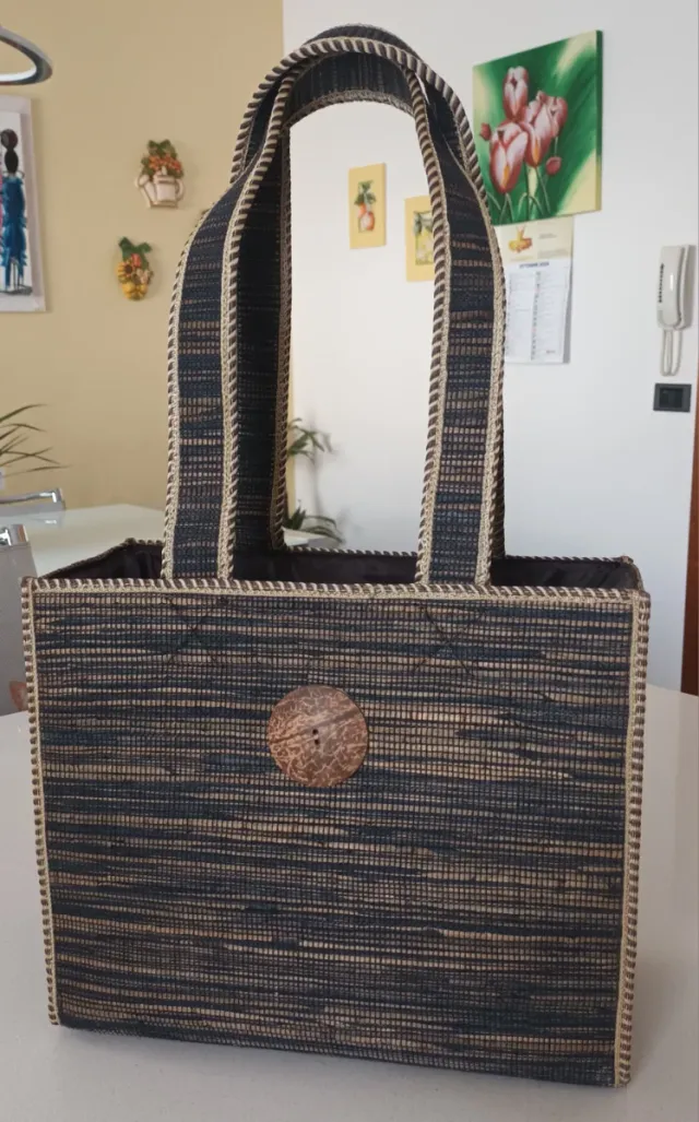 Borsa in paglia nera e marrone