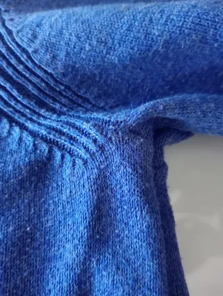 Jersey de algodón azul con coderas de antelina