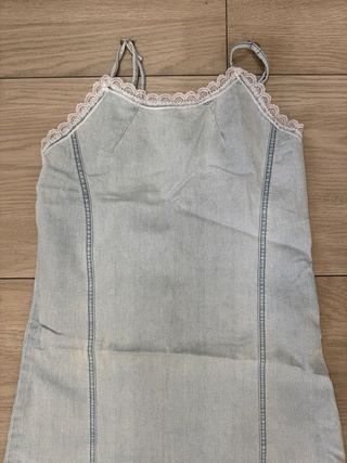 Vestito corto in denim con pizzo