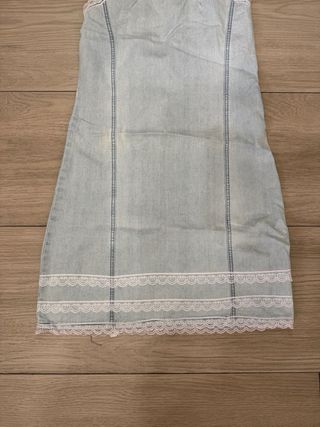 Vestito corto in denim con pizzo