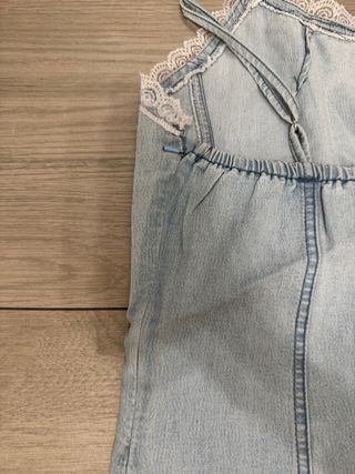 Vestito corto in denim con pizzo