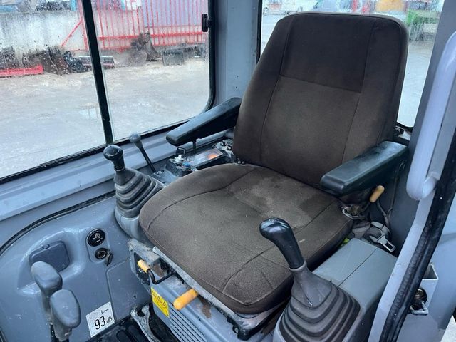 Excavadora New Holland 22.2