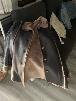 Chaqueta de piel marrón