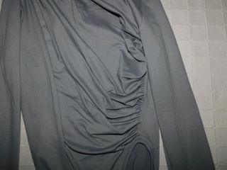 Body gris SHEIN manga larga drapeado