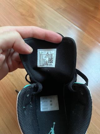 Jordan 1 Mid Tropical Twist