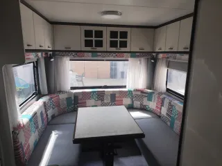 Caravana Hobby 530 LUX CLASSIC en perfecto estado.