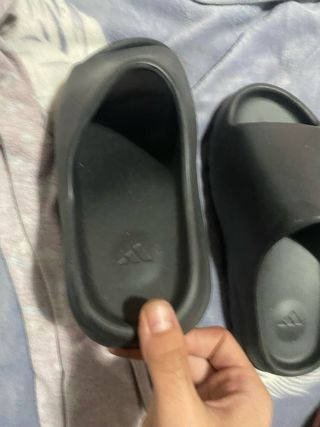 Chanclas Adidas Yeezy Negras