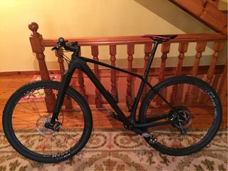 Bicicleta MTB Carbono