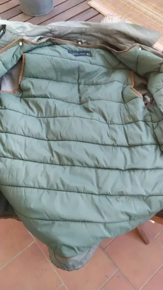 Cazadora Zara Verde Militar con Capucha