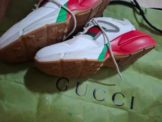 Zapatillas Gucci Blancas y Rojas