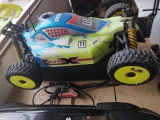 Coche RC Buggy y Pista