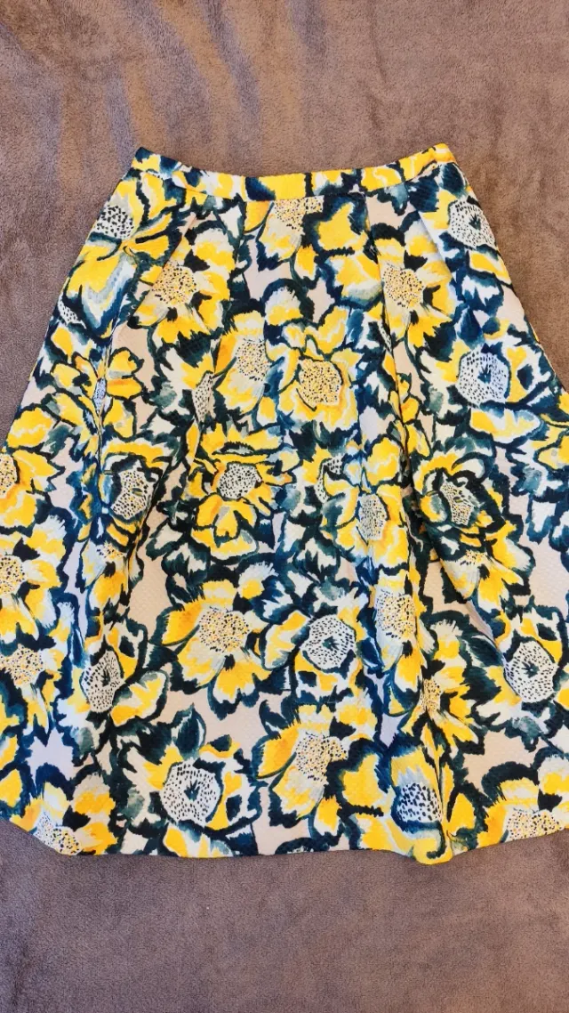 Falda H&M floral amarilla talla 36
