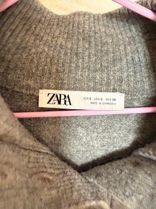 Jersey Zara gris cuello alto botones
