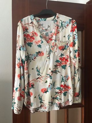 Blusa estampada flores y pájaros Talla 42