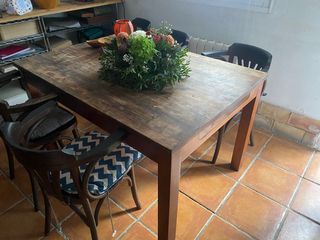 Mesa de madera maciza rústica