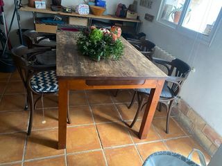 Mesa de madera maciza rústica