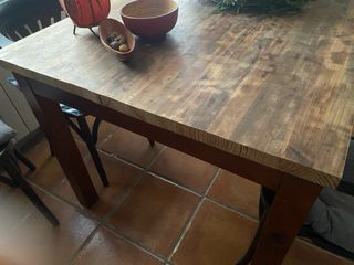 Mesa de madera maciza rústica