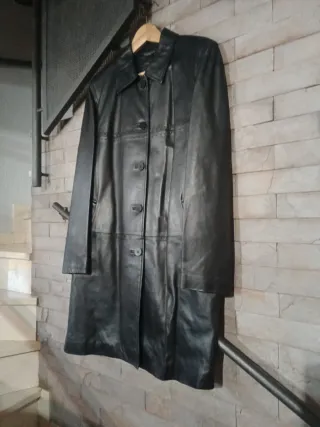 Chaqueta de piel negra