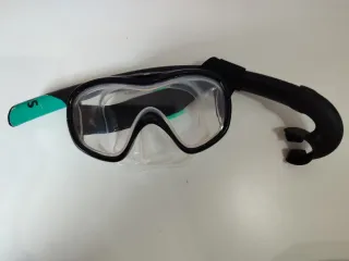Gafas y tubo de buceo