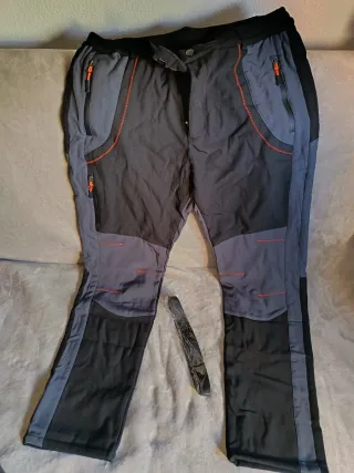 Pantalón Trekking Dafenp, sin estrenar.