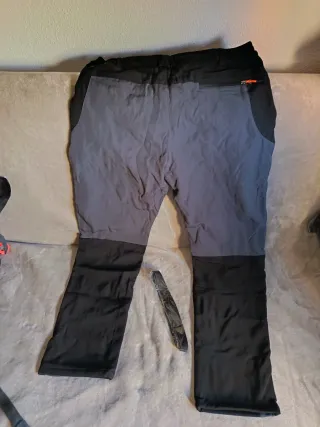 Pantalón Trekking Dafenp, sin estrenar.