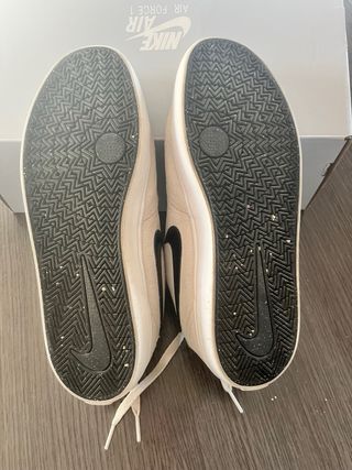 Nike Bambas Beige/Negro Talla 41